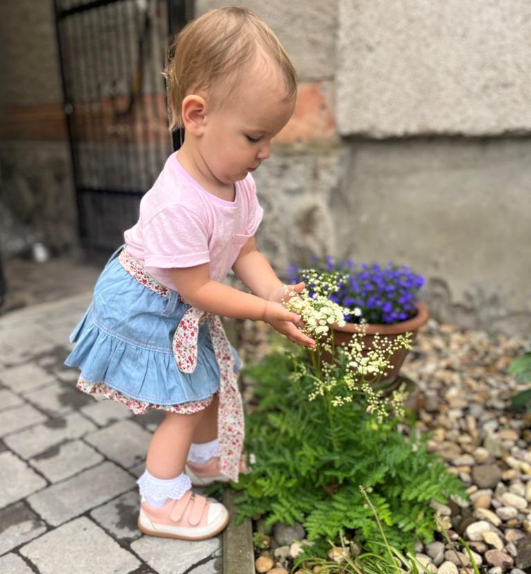 Dievčenská jeans sukňa veľk.(86, 92, 110 a 116))